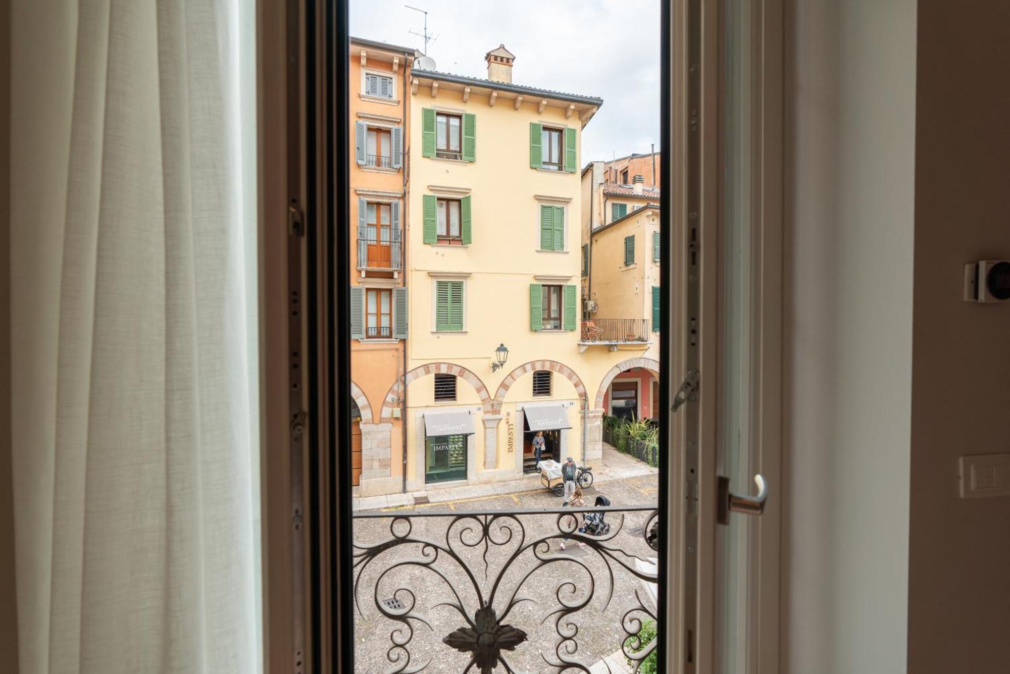 Hotel Palazzo Biasini By Postcardsfrom à Vérone Extérieur photo