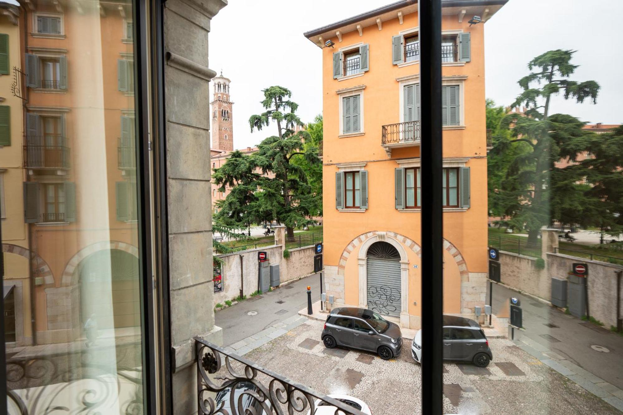 Hotel Palazzo Biasini By Postcardsfrom à Vérone Extérieur photo
